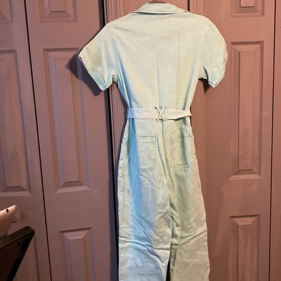 Cute green jumpsuit! - Picture 2 of 4